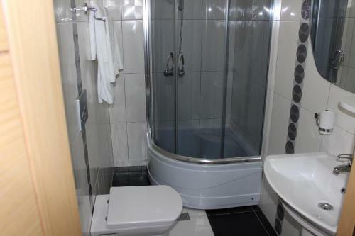 Moni Hotel