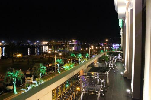 Moni Hotel