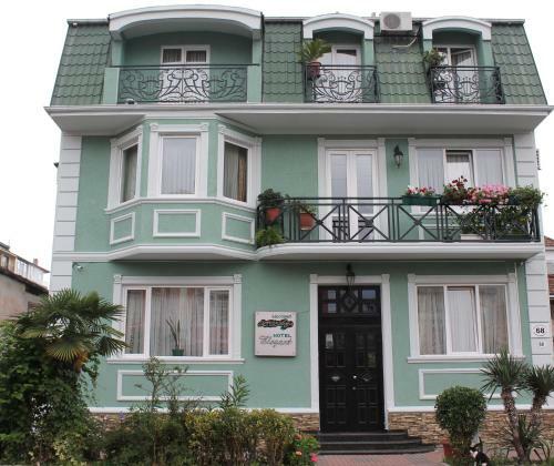 Hostal Hotel Elegant