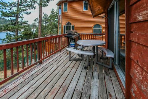 Rustic Vintage Lakefront
