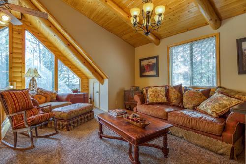 Teakwood In Bear Lake