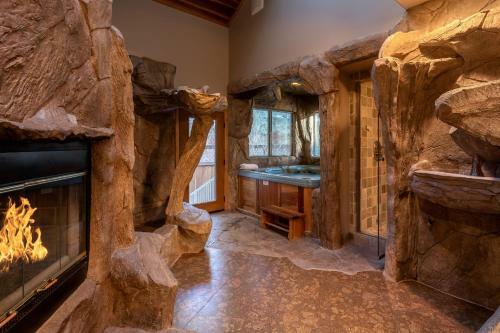 Camp Winterset - Walking Distance To Summit Mountain And Your Own Private Spa!