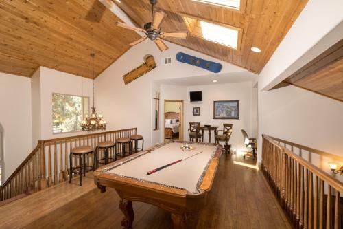 Camp Winterset - Walking Distance To Summit Mountain And Your Own Private Spa!