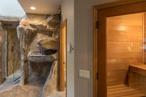Camp Winterset - Walking Distance To Summit Mountain And Your Own Private Spa!