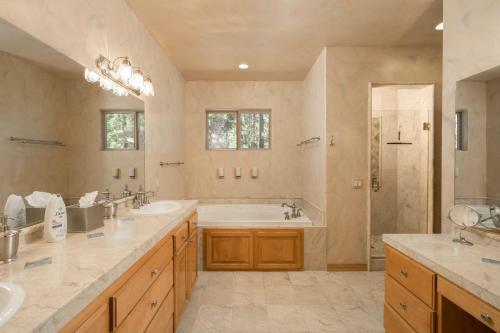 Camp Winterset - Walking Distance To Summit Mountain And Your Own Private Spa!