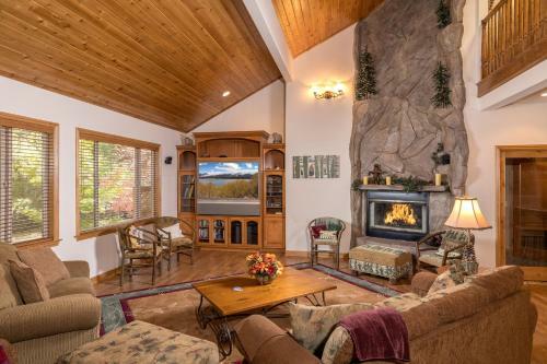 Camp Winterset - Walking Distance To Summit Mountain And Your Own Private Spa!