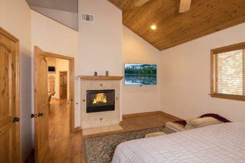 Camp Winterset - Walking Distance To Summit Mountain And Your Own Private Spa!
