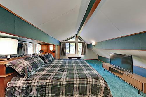 Lakefront Cabin With Private Dock - Great For Groups Home