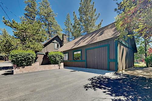 Lakefront Cabin With Private Dock - Great For Groups Home
