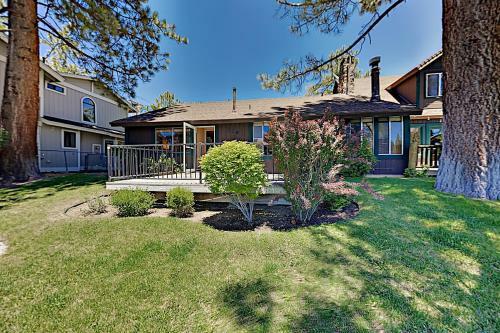 Lakefront Cabin With Private Dock - Great For Groups Home
