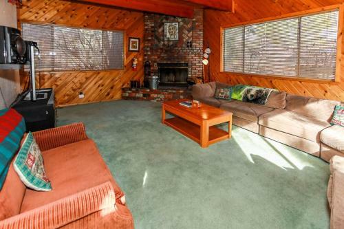 Black Diamonds View - 1917 By Big Bear Vacations