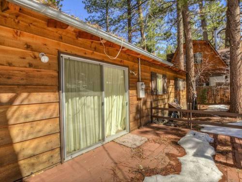 Cozy Bear - 1948 By Big Bear Vacations