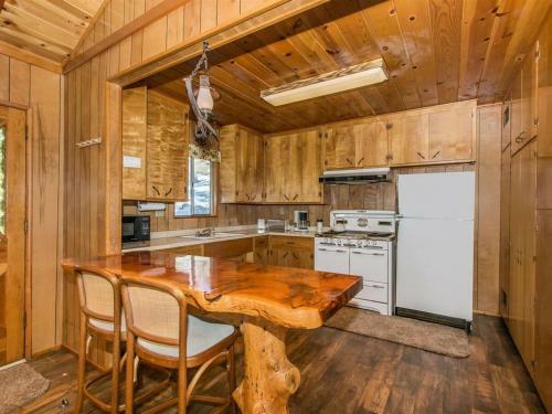 Cozy Bear - 1948 By Big Bear Vacations