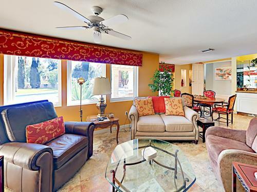 Classic Mid-century Deanza Home Home