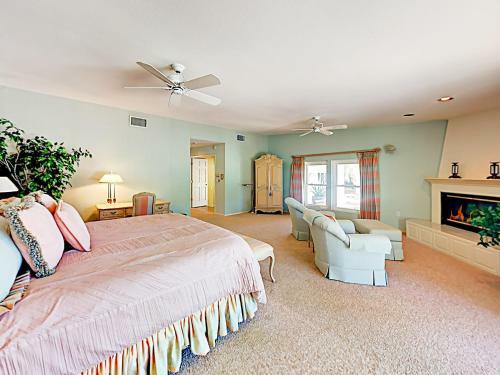 Classic Mid-century Deanza Home Home