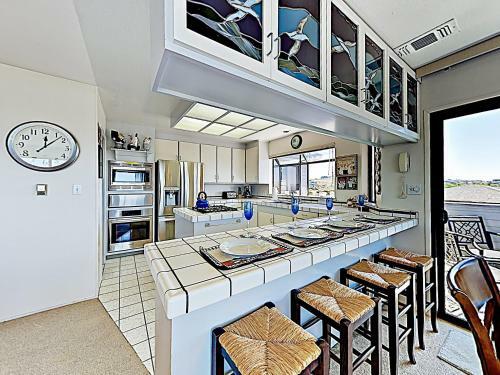 New Listing! Modern Beach Dream With Ocean Views Home