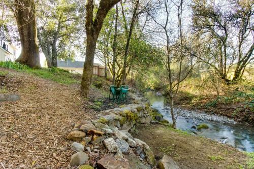 Tranquil Calistoga Retreat Home