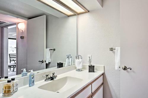 Borrego Springs Townhome By Rams Hill Golf Course!