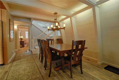 Agate Bay Chalet (cabin)
