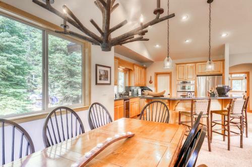 Agate Road Retreat