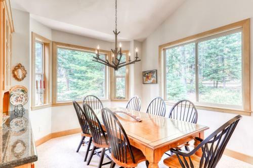 Agate Road Retreat