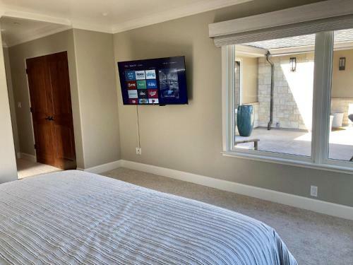 Newly Renovated Carmel 3 Bed 3 And A Half Bath