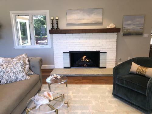 Newly Renovated Carmel 3 Bed 3 And A Half Bath