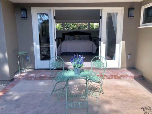Newly Renovated Carmel 3 Bed 3 And A Half Bath