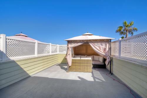 Sunset Dreams On The 101 - Professionally Prepared Using Cdc Guidelines