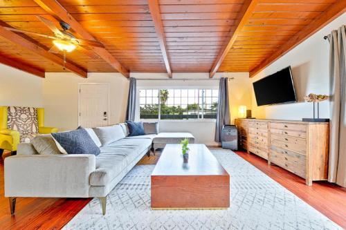 Cb-210a - Acacia Seabreeze Condo