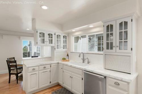 Carmel 4 Bedroom 4 Bath With Panoramic Pacific Views