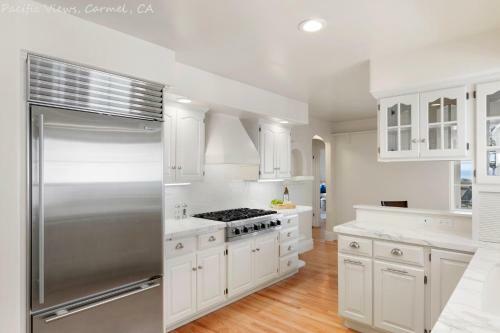 Carmel 4 Bedroom 4 Bath With Panoramic Pacific Views