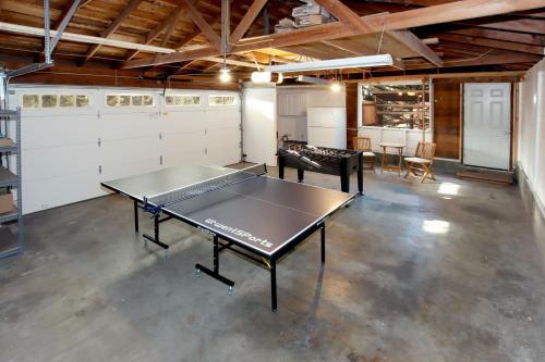 Wine Country Paradise - Private 1-acre Estate Home