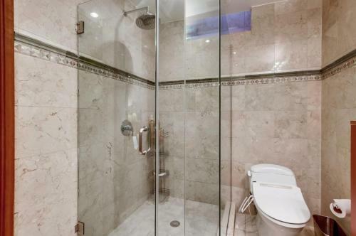 Panoramic Ocean Views, Walk To Beach, Ac, 2 View Decks