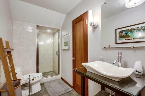 Panoramic Ocean Views, Walk To Beach, Ac, 2 View Decks