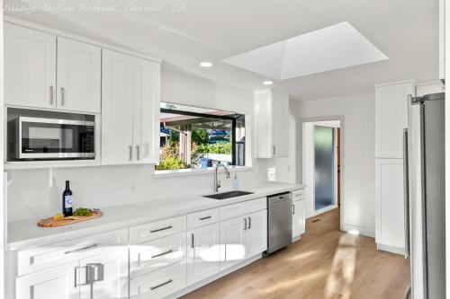 Newly Remodeled 4 Bed 3 Bath Close To Town And Beach