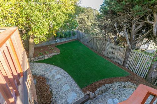 Newly Remodeled 4 Bed 3 Bath Close To Town And Beach