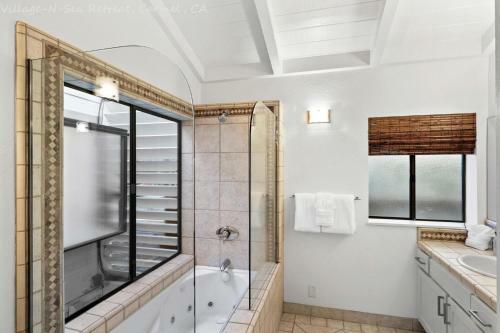 Newly Remodeled 4 Bed 3 Bath Close To Town And Beach
