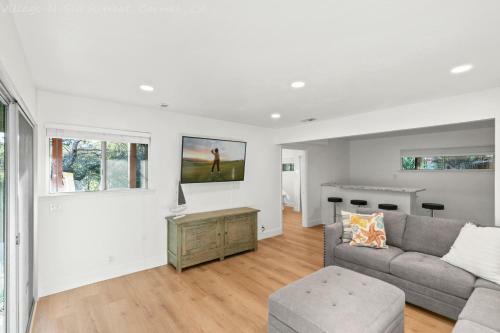 Newly Remodeled 4 Bed 3 Bath Close To Town And Beach