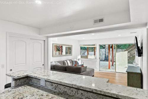 Newly Remodeled 4 Bed 3 Bath Close To Town And Beach
