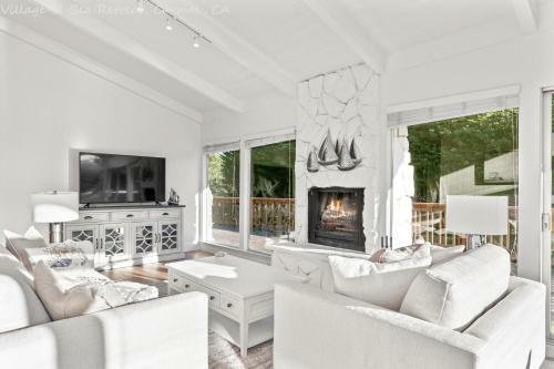 Newly Remodeled 4 Bed 3 Bath Close To Town And Beach