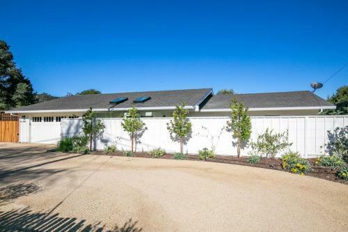 Fully Updated Three Bedroom Home With Hot Tub