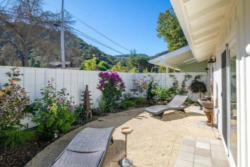Fully Updated Three Bedroom Home With Hot Tub