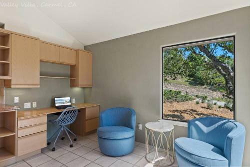 Extrodinary 4 Bedroom 3 And Half Bath With Sweeping Views