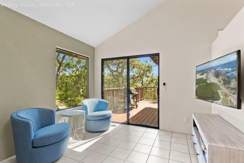 Extrodinary 4 Bedroom 3 And Half Bath With Sweeping Views