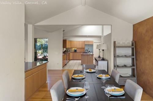 Extrodinary 4 Bedroom 3 And Half Bath With Sweeping Views