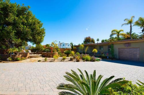 Oceanfront Gem - Fire Pit - Walk To Terra Mar Beach Home