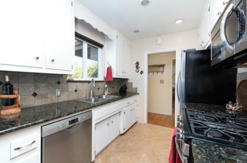 Oceanfront Gem - Fire Pit - Walk To Terra Mar Beach Home