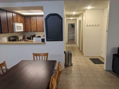 Comfortable And Convenient 2 Bedroom Hideaway