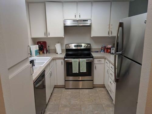 Cozy 2 Bedroom Space With Patio And Hot Tub